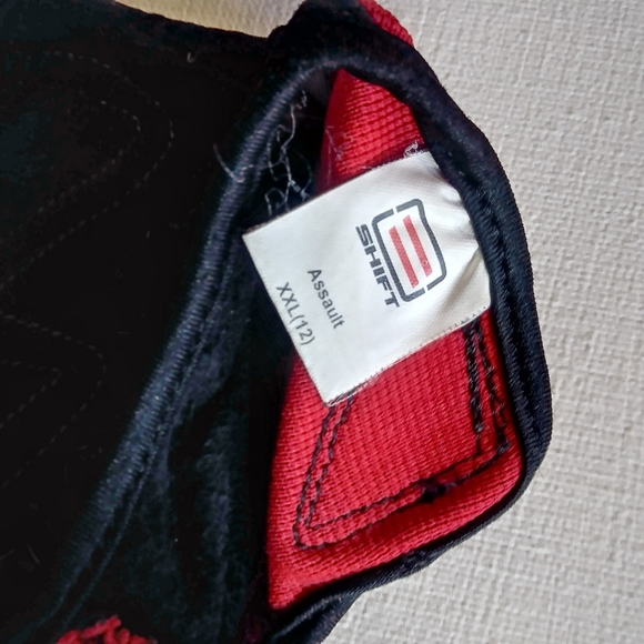 Shift Motocross Gloves - Picture 2 of 3